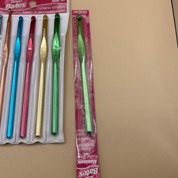 Lot of 13 Crochet Hook Susan Bates Silvalume and Yarnology E-J - Picture 2 of 6